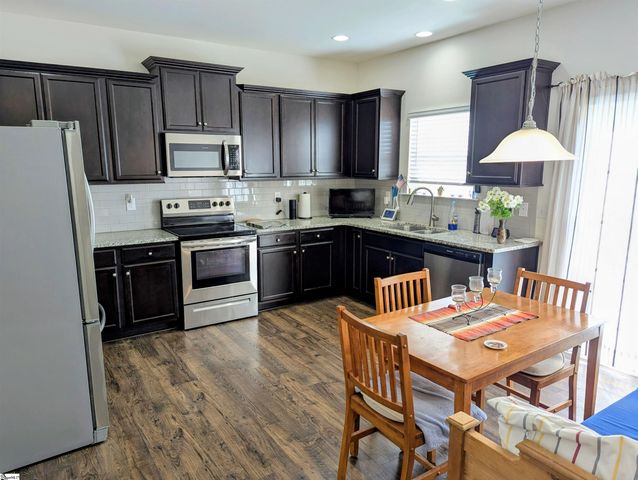 1106 Downing Bluff Drive, Simpsonville, SC 39681