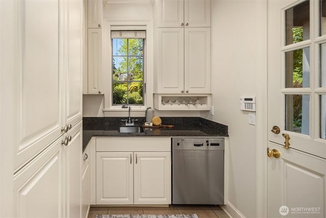 5506 NE Penrith Road, Seattle, WA 98105