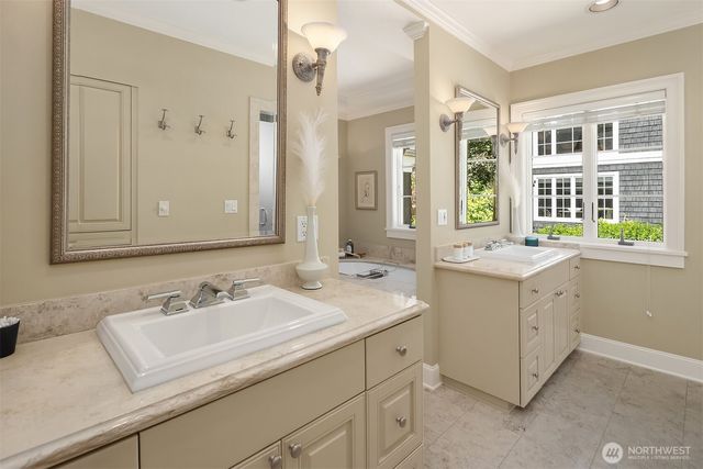5506 NE Penrith Road, Seattle, WA 98105