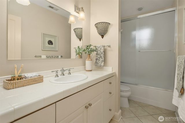 5506 NE Penrith Road, Seattle, WA 98105