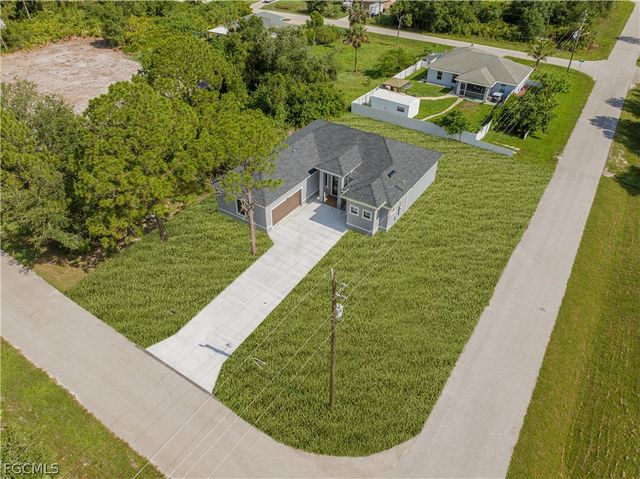 3200 44th ST W, Lehigh Acres, FL 33971