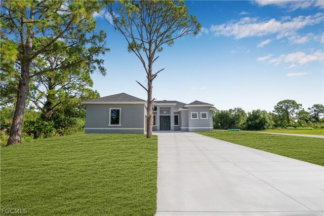 3200 44th ST W, Lehigh Acres, FL 33971