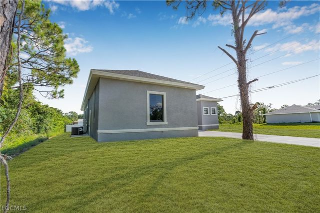 3200 44th ST W, Lehigh Acres, FL 33971