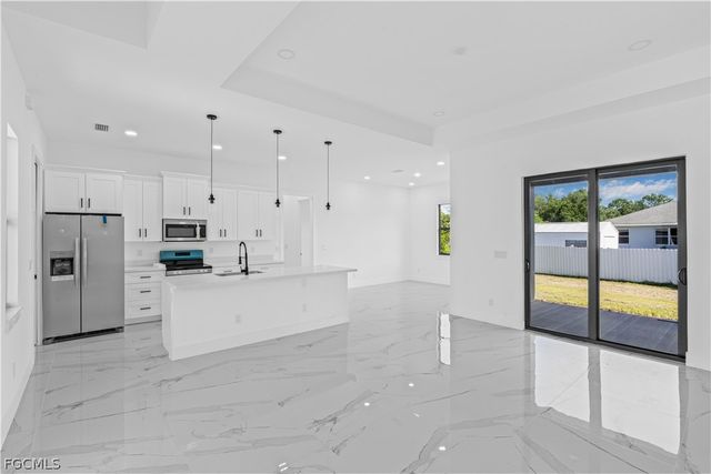 3200 44th ST W, Lehigh Acres, FL 33971