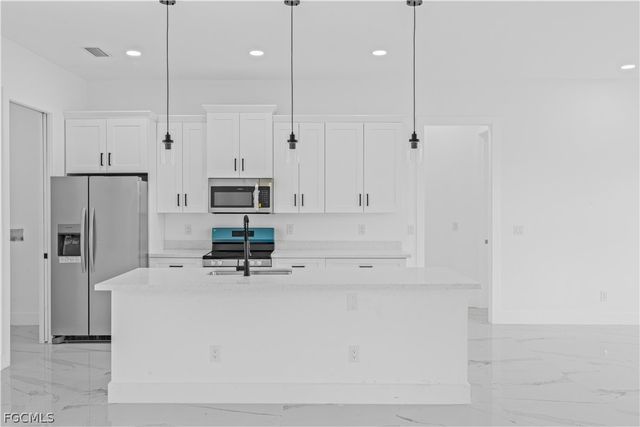 3200 44th ST W, Lehigh Acres, FL 33971