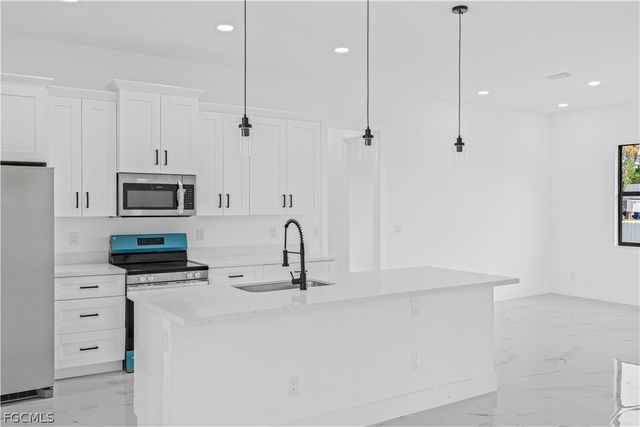 3200 44th ST W, Lehigh Acres, FL 33971