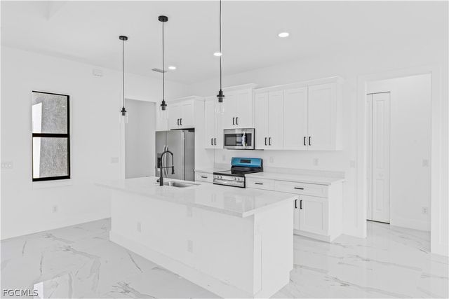 3200 44th ST W, Lehigh Acres, FL 33971