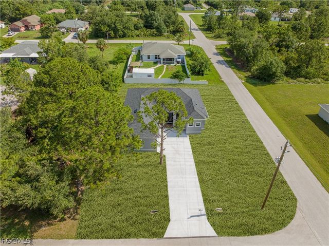 3200 44th ST W, Lehigh Acres, FL 33971