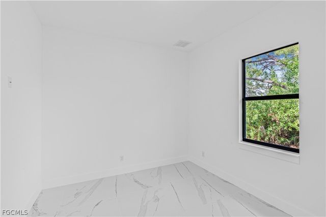 3200 44th ST W, Lehigh Acres, FL 33971