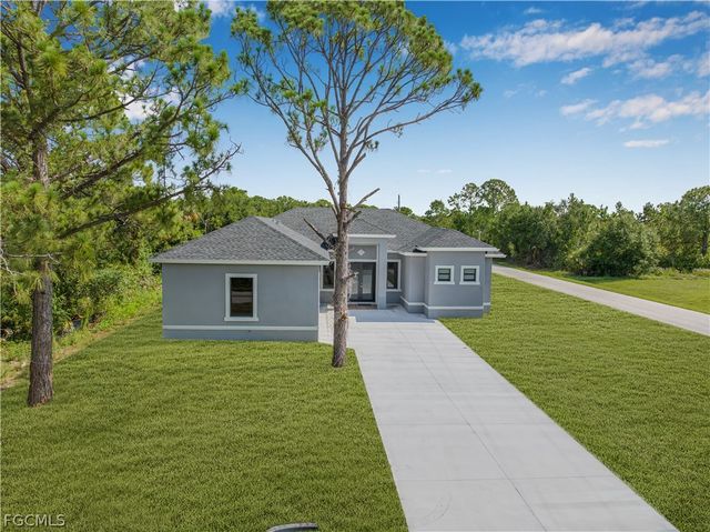 3200 44th ST W, Lehigh Acres, FL 33971