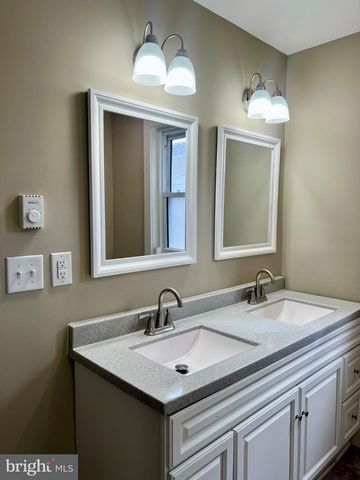 371 N CHARLOTTE ST, Pottstown, PA 19464