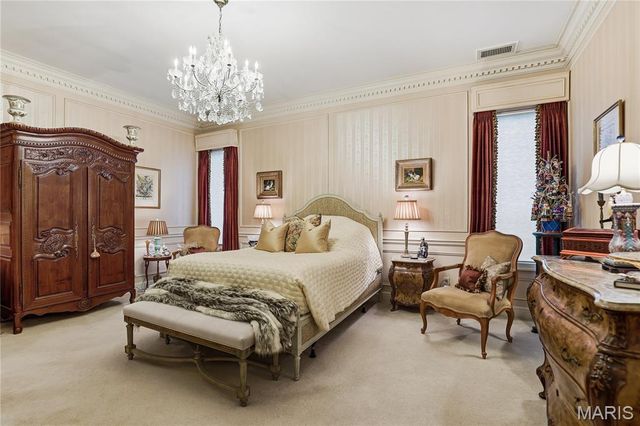 11 Chatfield Place Road, Creve Coeur, MO 63141