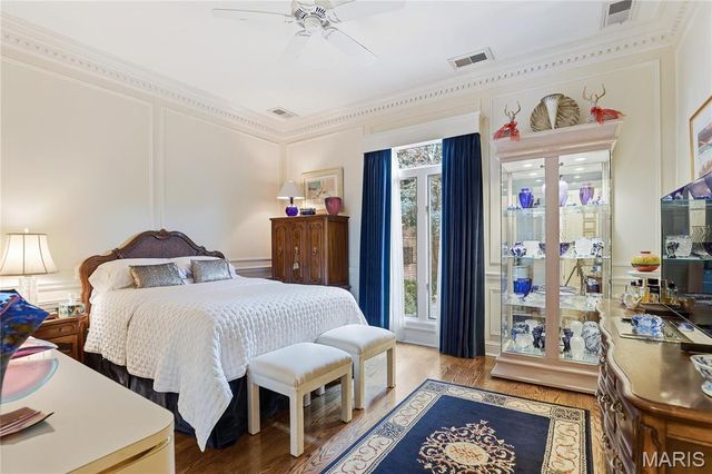 11 Chatfield Place Road, Creve Coeur, MO 63141