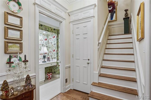 11 Chatfield Place Road, Creve Coeur, MO 63141