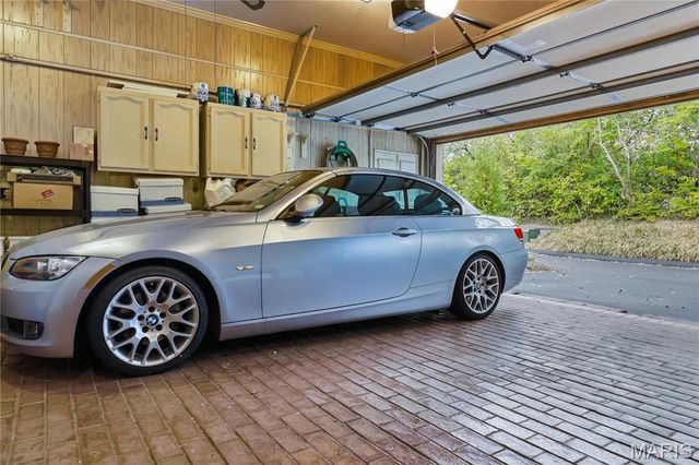 11 Chatfield Place Road, Creve Coeur, MO 63141