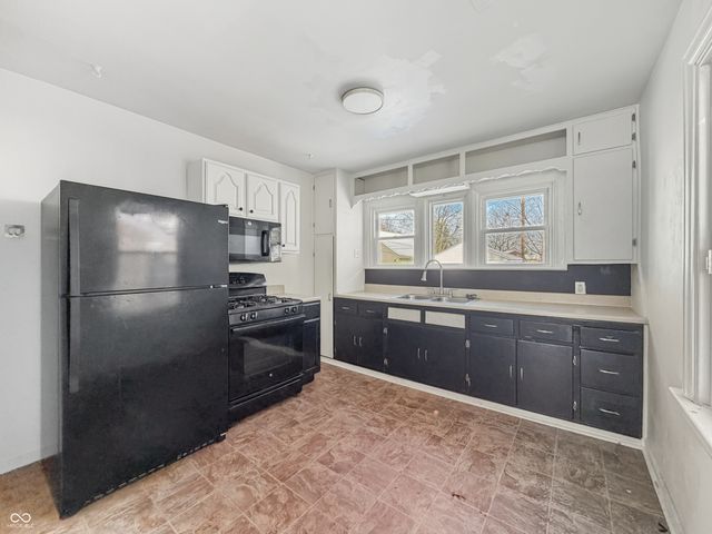 5222 Crawfordsville Road, Speedway, IN 46224