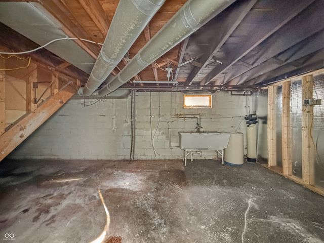 5222 Crawfordsville Road, Speedway, IN 46224