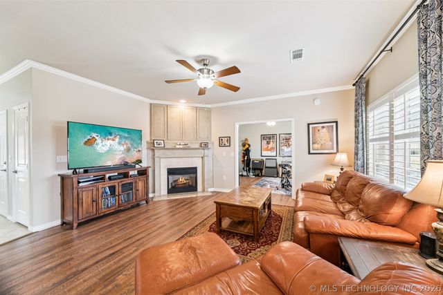 5011 W Birmingham Place, Broken Arrow, OK 74011