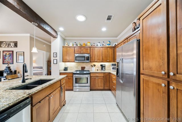 5011 W Birmingham Place, Broken Arrow, OK 74011