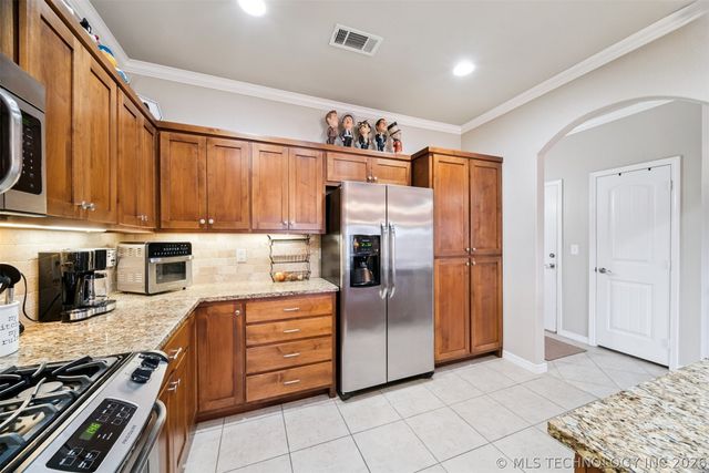 5011 W Birmingham Place, Broken Arrow, OK 74011