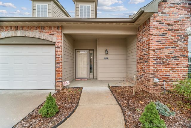 5011 W Birmingham Place, Broken Arrow, OK 74011