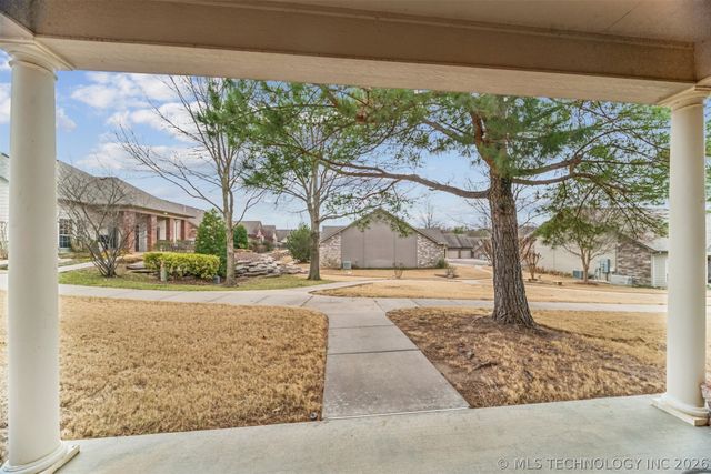 5011 W Birmingham Place, Broken Arrow, OK 74011