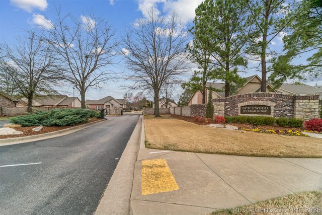 5011 W Birmingham Place, Broken Arrow, OK 74011