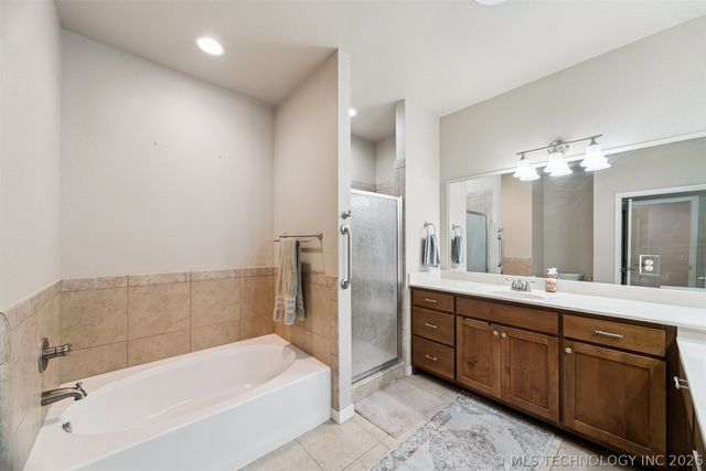 5011 W Birmingham Place, Broken Arrow, OK 74011