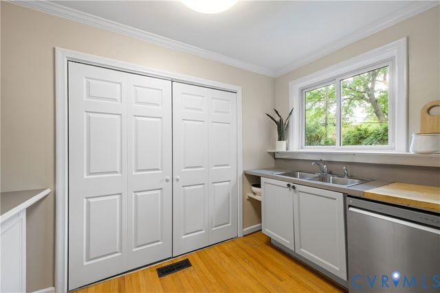 1000 Greenway Ln, Richmond, VA 23226