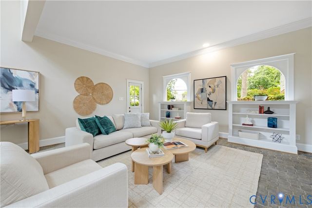 1000 Greenway Ln, Richmond, VA 23226