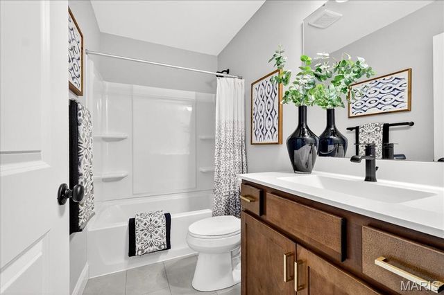 142 Royal Troon Drive, Dardenne Prairie, MO 63368