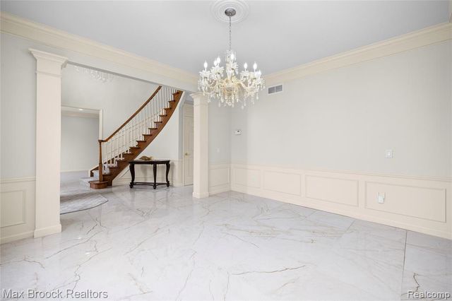 7083 Chatham Court, West Bloomfield, MI 48322