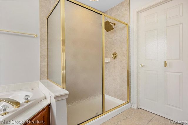 7083 Chatham Court, West Bloomfield, MI 48322