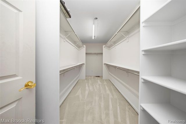 7083 Chatham Court, West Bloomfield, MI 48322