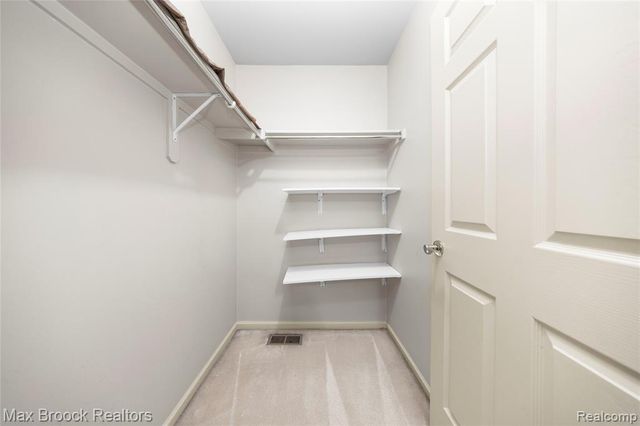 7083 Chatham Court, West Bloomfield, MI 48322