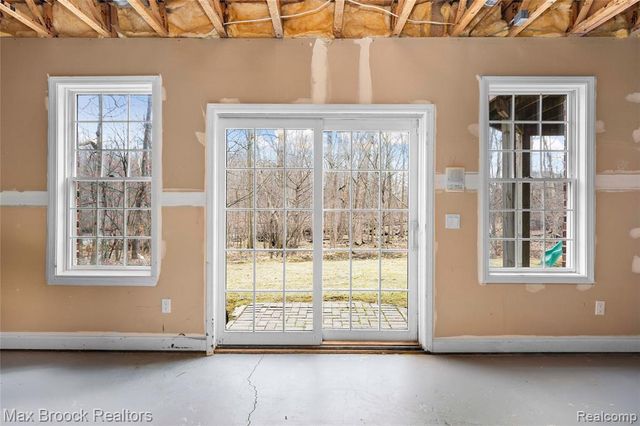 7083 Chatham Court, West Bloomfield, MI 48322