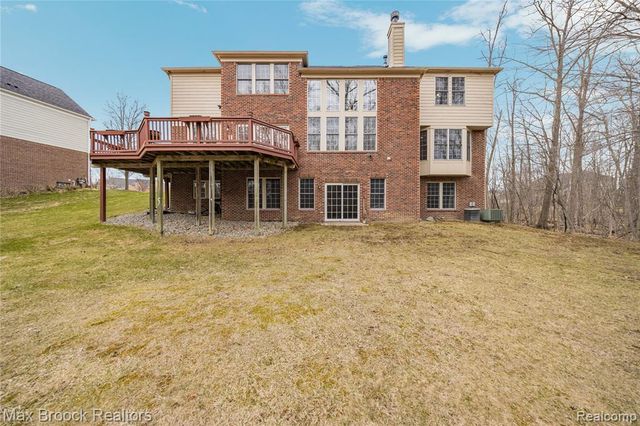 7083 Chatham Court, West Bloomfield, MI 48322