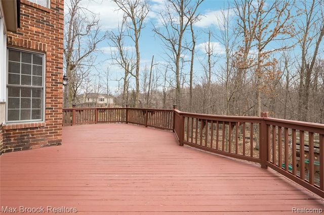 7083 Chatham Court, West Bloomfield, MI 48322