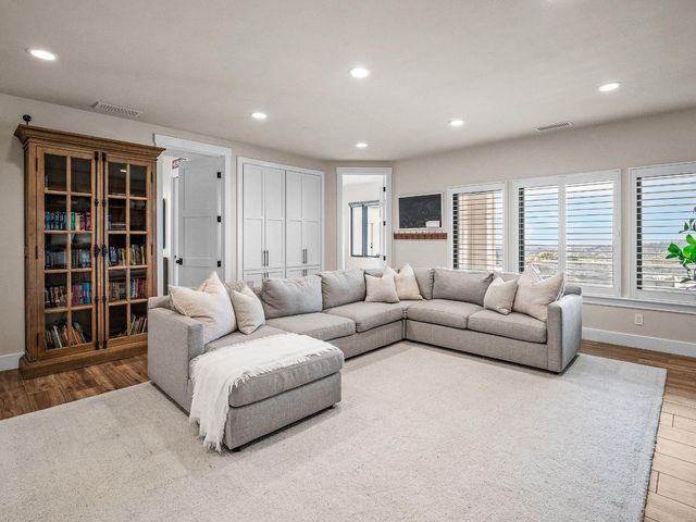 4918 Moreau Ct, El Dorado Hills, CA 95762