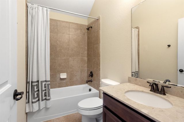 1411 Nacogdoches Valley Drive, League City, TX 77573