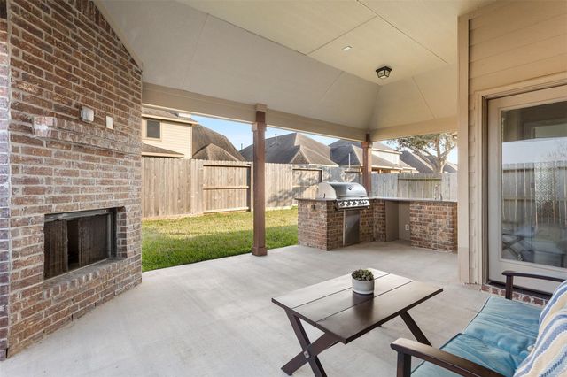 1411 Nacogdoches Valley Drive, League City, TX 77573