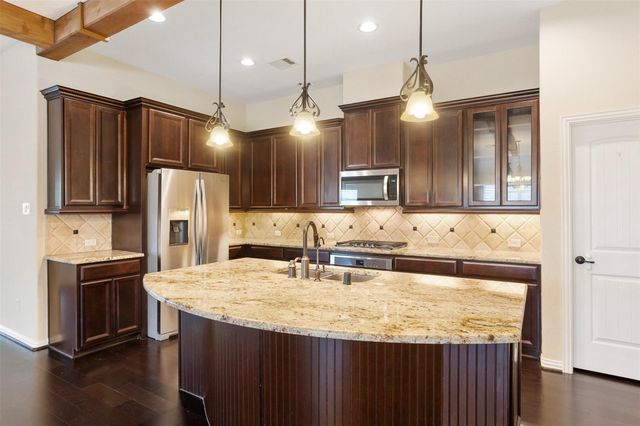 1411 Nacogdoches Valley Drive, League City, TX 77573