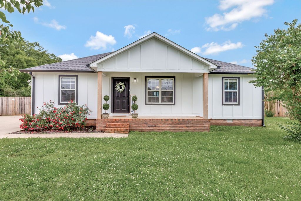 2312 Forrest Fields Dr, Chapel Hill, TN 37034