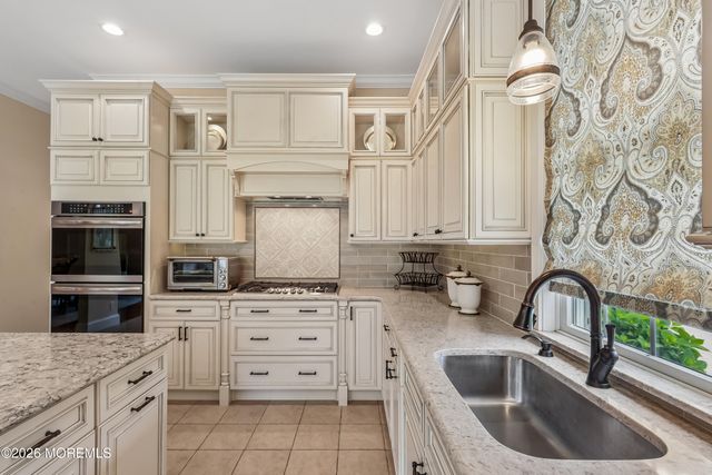 16 Pine Street, Toms River, NJ 08753