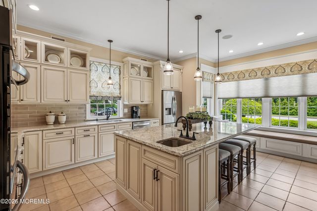 16 Pine Street, Toms River, NJ 08753