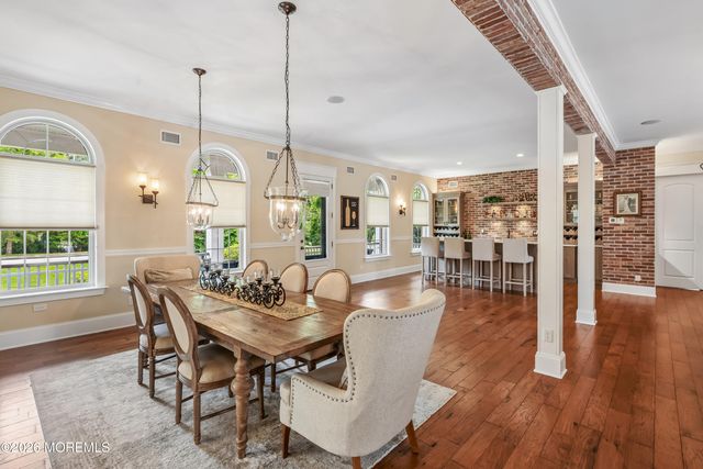 16 Pine Street, Toms River, NJ 08753