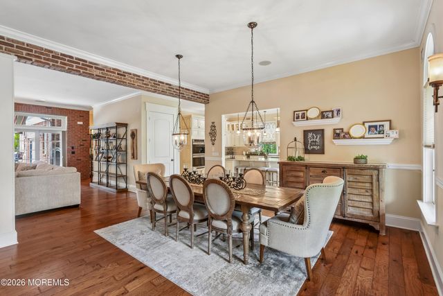16 Pine Street, Toms River, NJ 08753