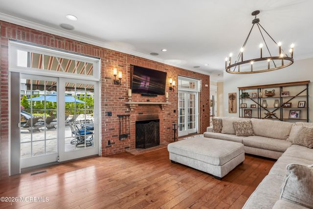 16 Pine Street, Toms River, NJ 08753