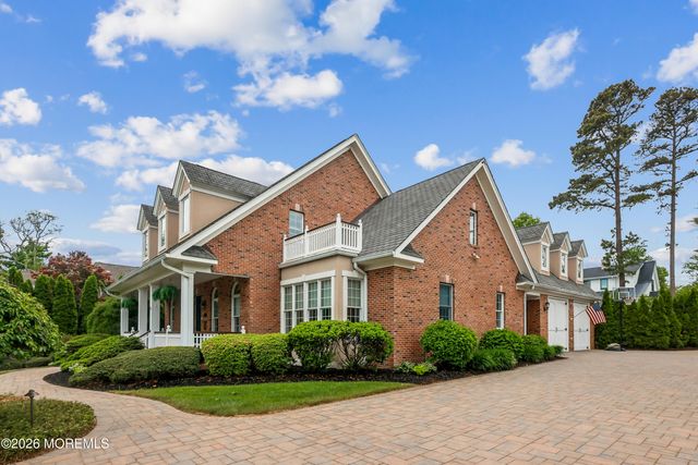 16 Pine Street, Toms River, NJ 08753