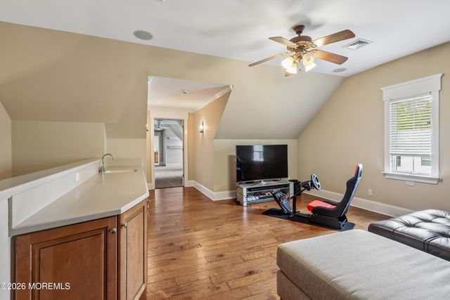 16 Pine Street, Toms River, NJ 08753